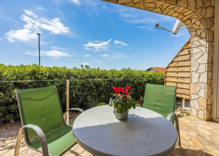 Apartmán Renoviertes Studio-apartment Nur 120 Meter Zum Mit Meerblick Dramalj