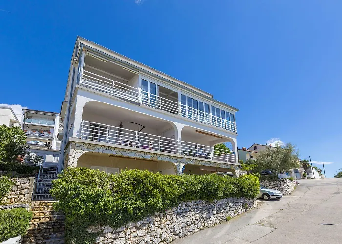 Renoviertes Studio-apartment Nur 120 Meter Zum Mit Meerblick