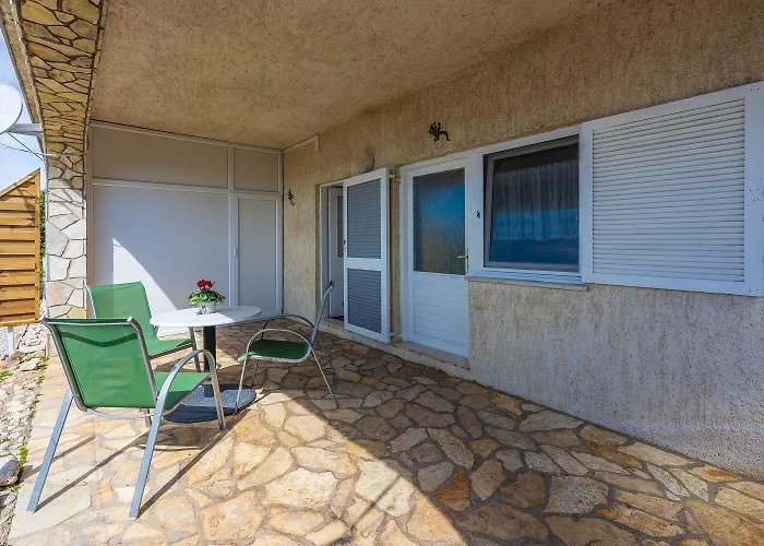 Apartmán Renoviertes Studio-apartment Nur 120 Meter Zum Mit Meerblick
