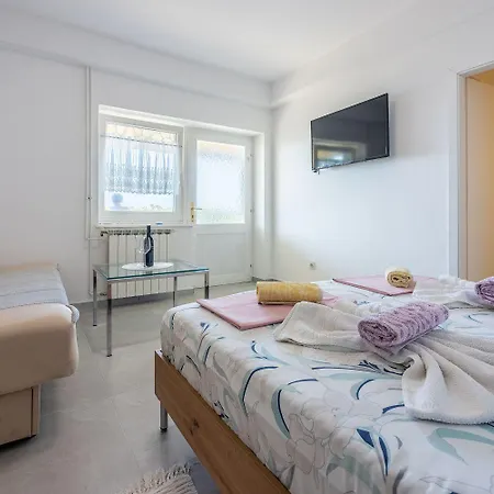 アパート Renoviertes Studio-apartment Nur 120 Meter Zum Mit Meerblick *