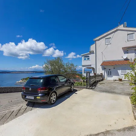 Renoviertes Studio-apartment Nur 120 Meter Zum Mit Meerblick *