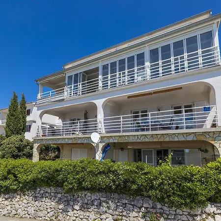 Renoviertes Studio-apartment Nur 120 Meter Zum Mit Meerblick