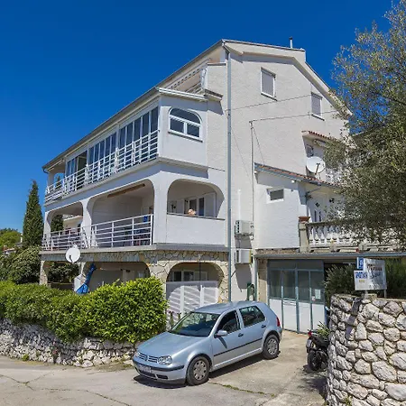 Renoviertes Studio-apartment Nur 120 Meter Zum Mit Meerblick *