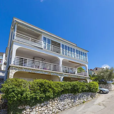 Renoviertes Studio-apartment Nur 120 Meter Zum Mit Meerblick