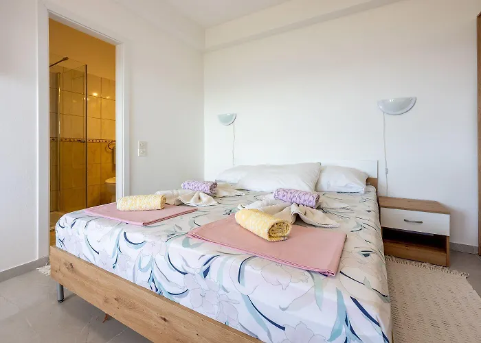Renoviertes Studio-apartment Nur 120 Meter Zum Mit Meerblick Lejlighed