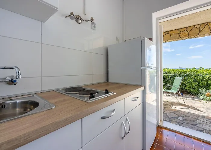 Renoviertes Studio-apartment Nur 120 Meter Zum Mit Meerblick Dramalj